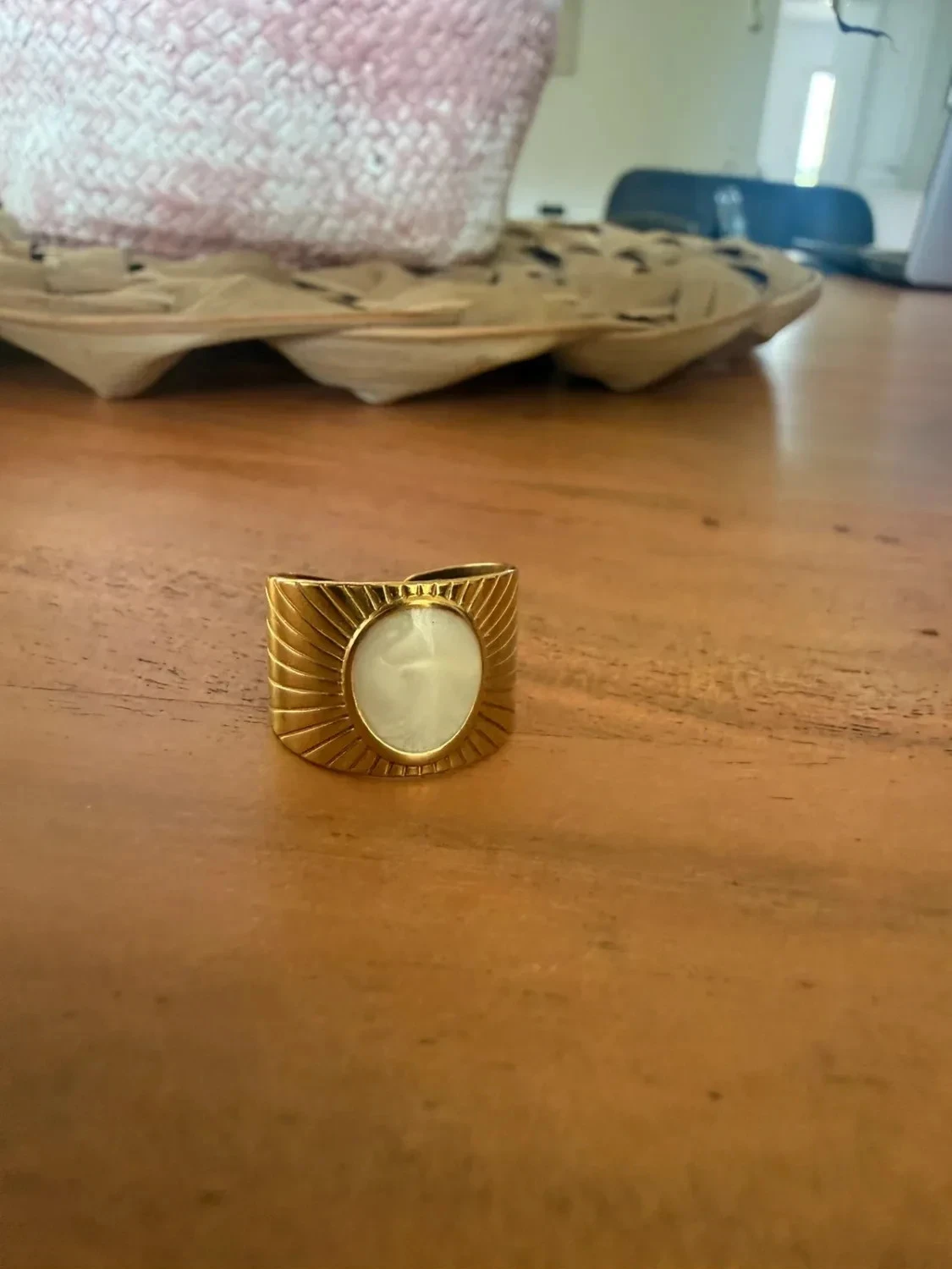 Bague dourada com madrepérola – photo 2
